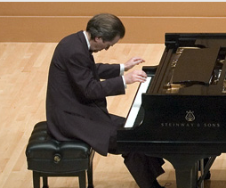 Andreas Klein in live piano concert