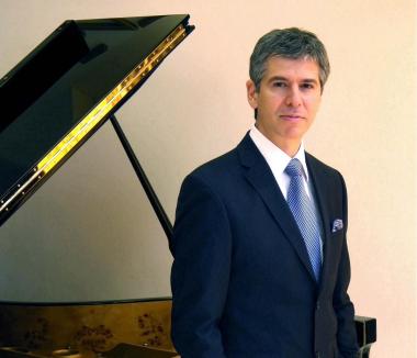 Rustem Hayroudinoff. Photo by Andrew Palmer courtesy of Steinway Society