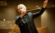 Conductor Peter Oundjian.