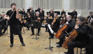 Academy-of-St-Martin-in-the-Fields-Joshua-Bell-2-c.Chris-Christodoulou_Header.jpg