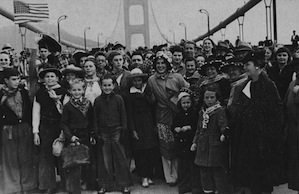 The scene on the bridge 75 years ago Photo from Bill Roddy's www.americahurrah.com