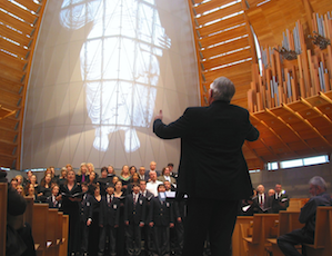 Ian Robertson and the S.F. Boys Chorus will give benefit concert on Nov. 24 