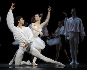 Maria Kochetkova and Davit Karapetyan in Lifar's Suite en Blanc.