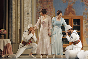 Philippe Sly (Guglielmo), Christel Lötzsch (Dorabella), Ellie Dehn (Fiordiligi) and Francesco Demuro (Ferrando). 