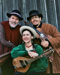 Trio Chaskinakuy (Photo by Scott Witte)