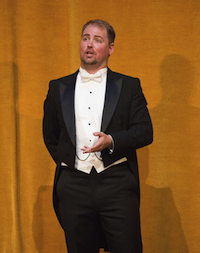 Thomas Gunther sings the Prologue to Poulenc's <em>Les mamelles de Tirésias</em> at the Merola Grand Finale. Photos by Kristen Loken