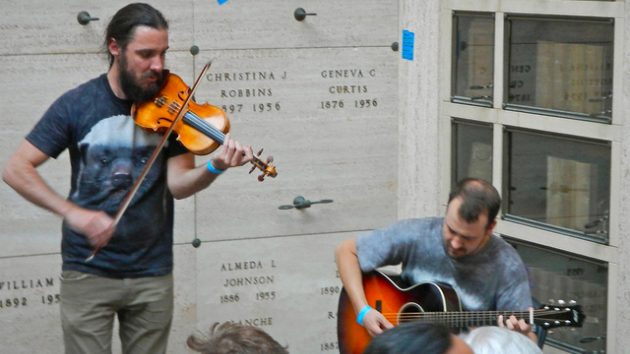 Gyan Riley and Timba Harris performing as Probosci. (Photo by PunkToad, Flickr)