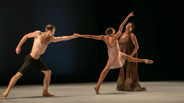 Brett Conway and Adji Cissoko perform with singer Lisa Fischer (Photo by Quinn B. Wharton)