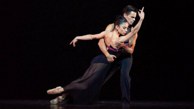 Joan Boada and Dores Andre in Wheeldon's Rush (Photo by Erik Tomasson)