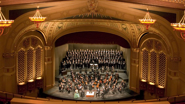 Chorale in the California Theatre. (Photo by Robert Shomler)