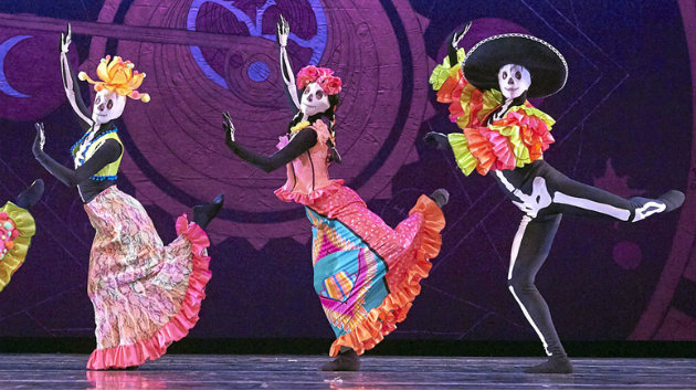 Left to right: Kelsey McFalls, Jackie McConnell and Taurean Perez of Company C Contemporary Ballet in the premiere of Charles Anderson’s new Halloween-themed ballet, “Arcane: A Tale of All Hallows’ Eve” October 24-31 at the Cowell Theater in San Francisco (Photo by David DeSilva)