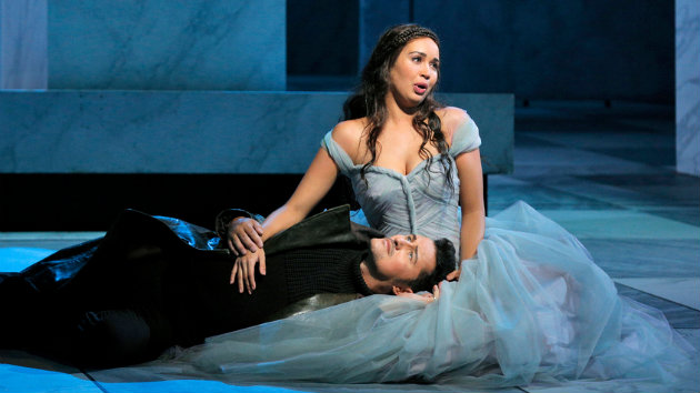 Piotr Beczala (Edgardo) and Nadien Sierra (Lucia) (Photo by Cory Weaver)